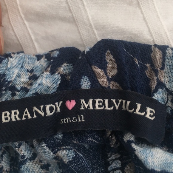 Brandy Melville patterned shorts - Picture 3 of 3